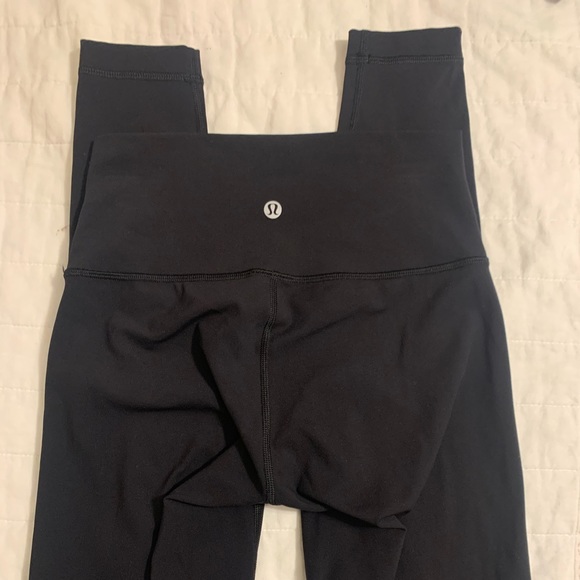 Black lululemon Wunder Under size 4 - Picture 7 of 7